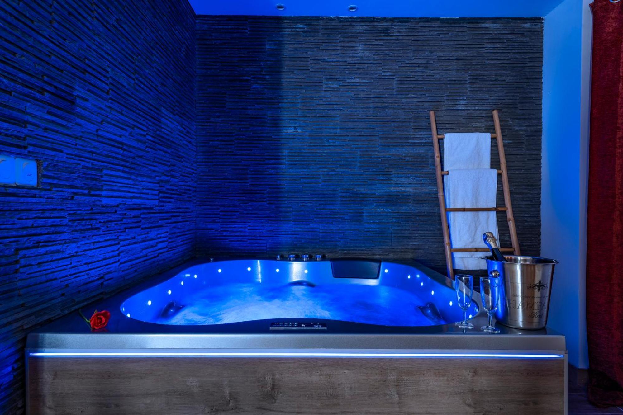 Loft Romantique - Spa Privatif - Spa Noctambulles 耶尔 外观 照片