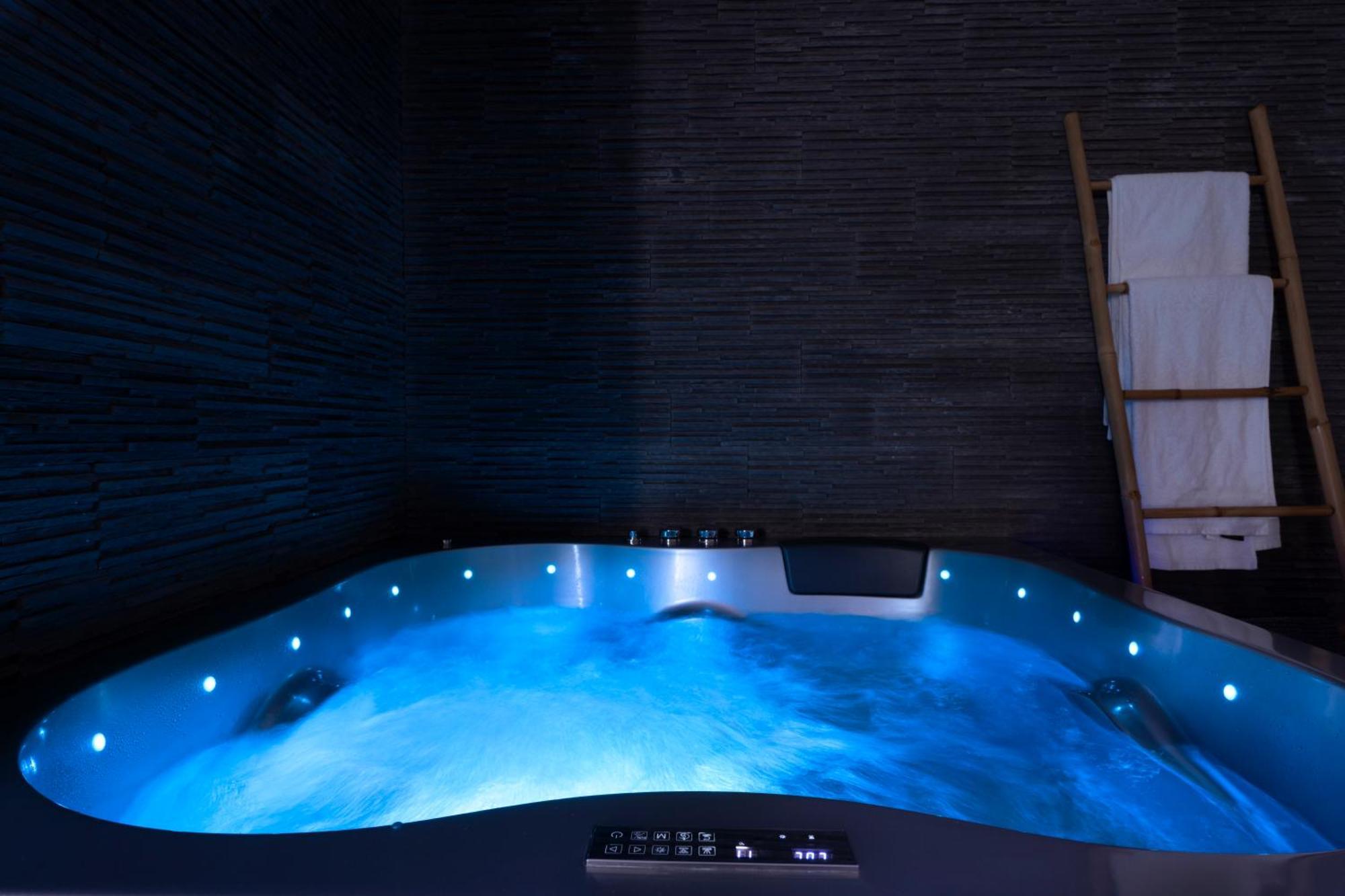 Loft Romantique - Spa Privatif - Spa Noctambulles 耶尔 外观 照片