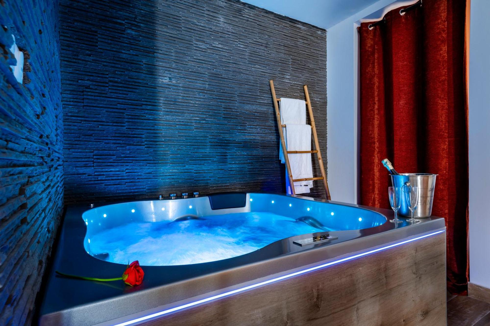 Loft Romantique - Spa Privatif - Spa Noctambulles 耶尔 外观 照片